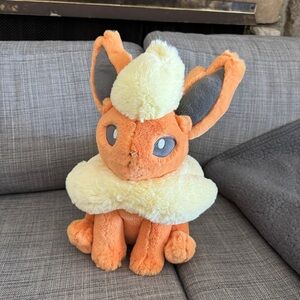 Pokemon Flareon Comfy Friends Plush Toy 17 1/4 inch NWOT